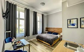 Glam House Apartments